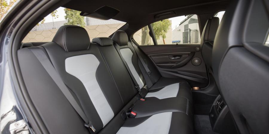 Панель приборов BMW M3 30 Years M3 (F80) 2016 года  (AU) (фото 18 из 24)